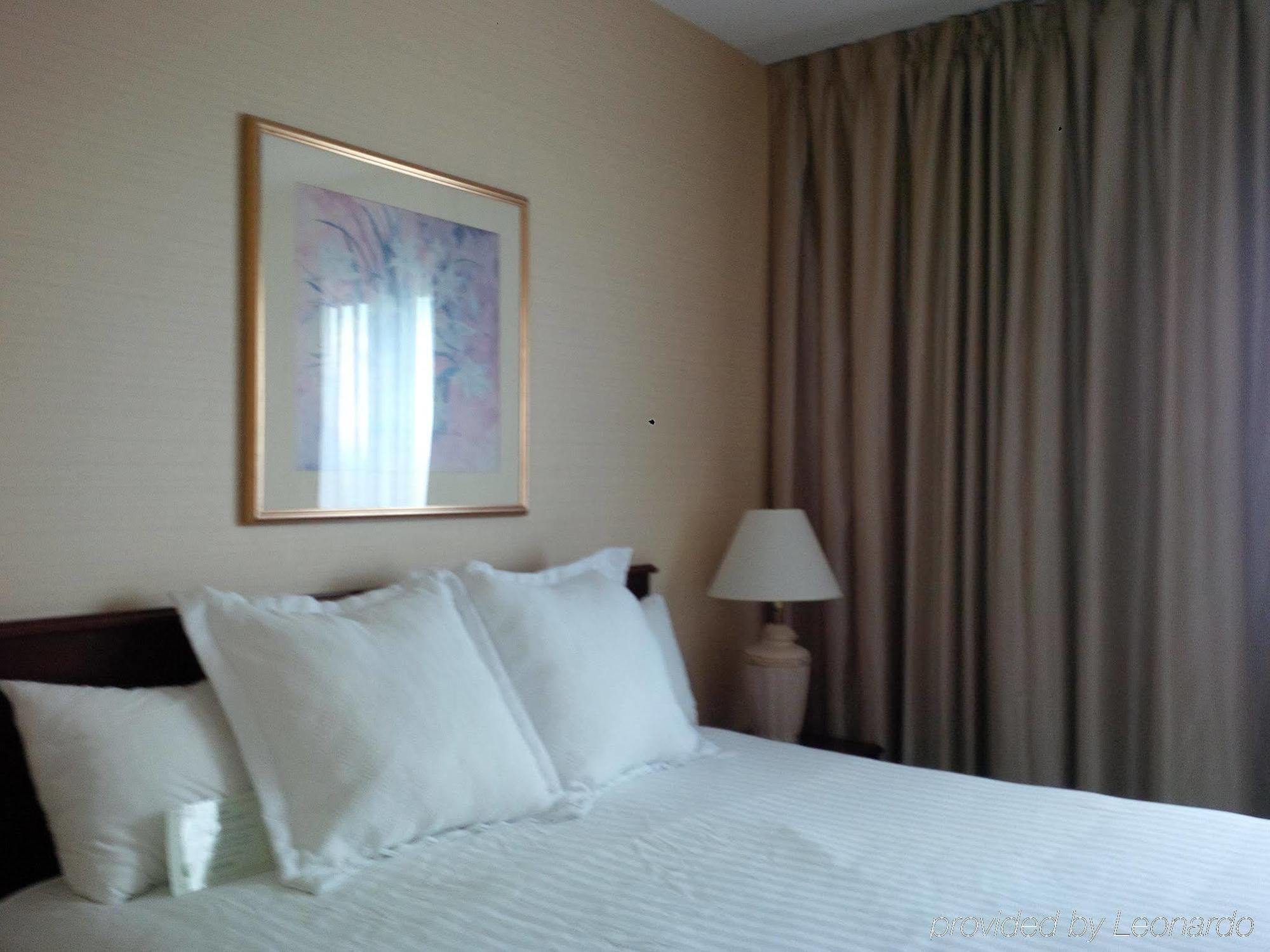 Maron Hotel & Suites Danbury Buitenkant foto